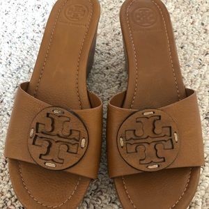 NWOT Tory Burch Patti tan leather slide size 9.5